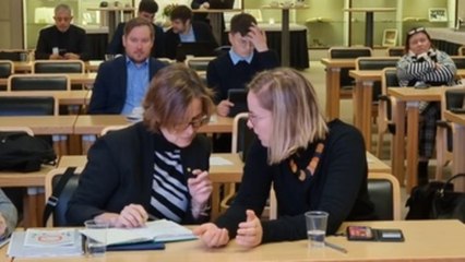 Serret defiende en Finlandia el plan catalán de renta básica universal