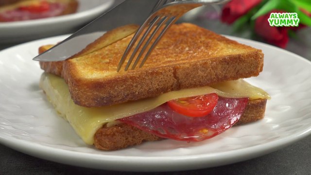 10 Minutes Breakfast Sandwich– Crunchy Cheese Tomato Toast Pan-Fried Recipe by Always Yummy!