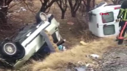 MİNİBÜSLE ÇARPIŞAN OTOMOBİLDEKİ ÇİFT ÖLDÜ, 2 YARALI