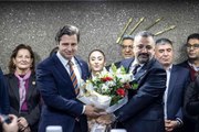 CHP İzmir'in yeni başkanı Aslanoğlu, görevi devraldı