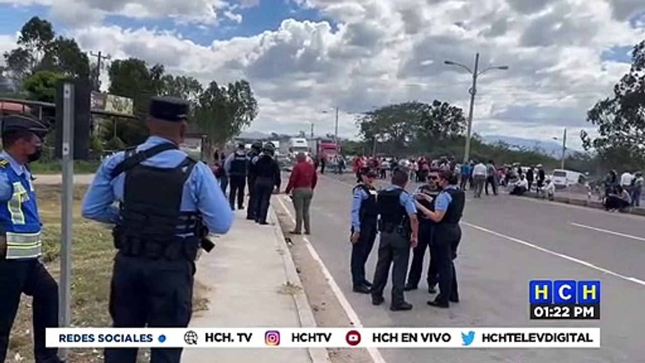 ¡LIBRES de La Paz protestan en la CA-5 contra nombramientos en Departamental de Educación!