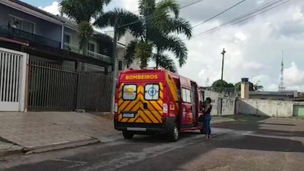 Após escorregar, idosa sofre queda no Maria Luiza