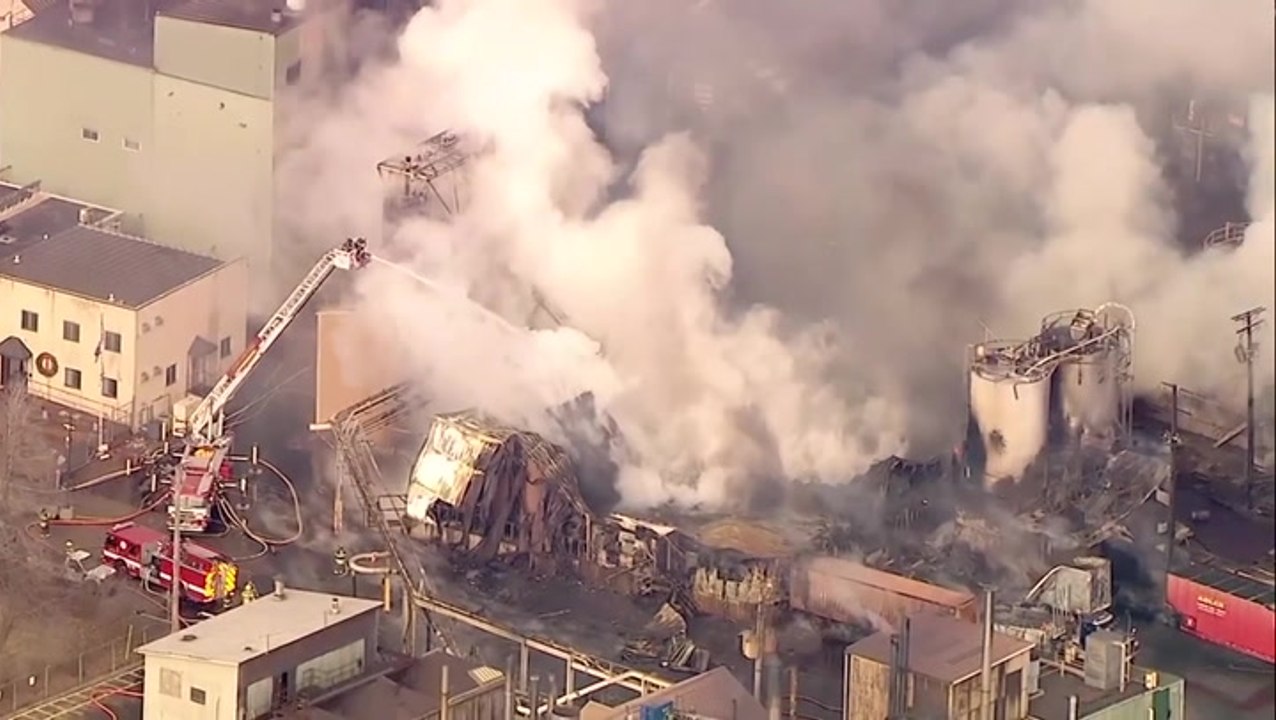 Smoke billows from Illinois chemical plant after possible explosion