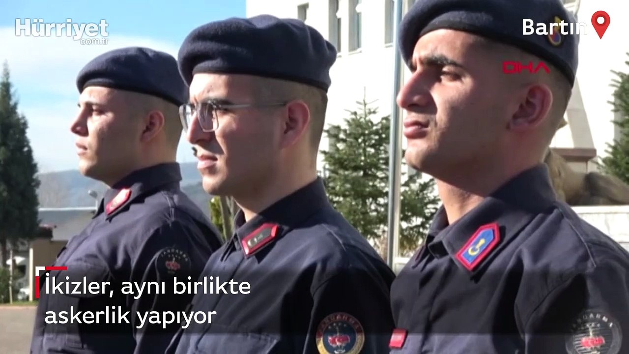İkizler, aynı birlikte askerlik yapıyor
