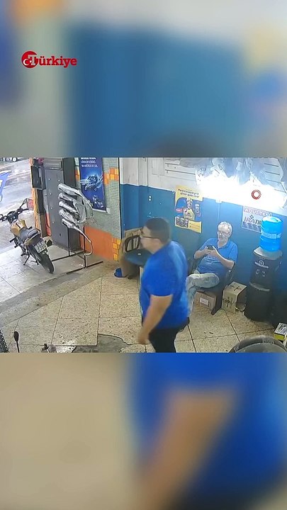 Bu da Sakar Damat! Kayınpederinin Önce Ayağına Sonra Kafasına Düşürdü #shorts #sakar #çırak #damat