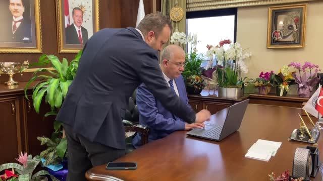KOÜ Rektörü Prof. Dr. Cantürk, AA'nın Yılın Fotoğrafları oylamasına katıldı
