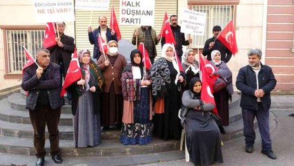 Evlat nöbetindeki baba: "Çocuklarımız HDP il binasından götürüldü"