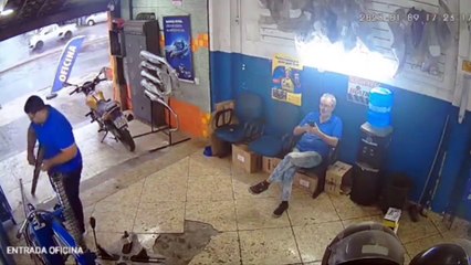 Brezilya'da bir tamirhanede kaydedilen görüntü sosyal medyada gündem oldu.