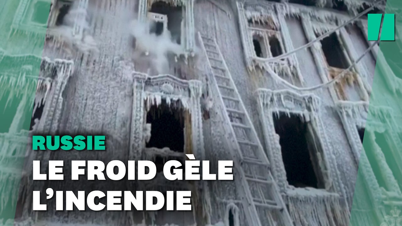 Russie : Cette maison brûle et se transforme aussitôt en glace