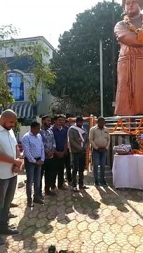 युवा दिवस के अवसर पर स्वामी विवेकानंद जयंती पर पुष्पांजलि एवम माल्यार्पण