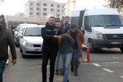 Şanlıurfa'da polis ve muhabirin yaralandığı kavgada gözaltına alınan zanlılar adliyede