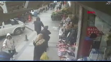 İstanbul'da iş merkezinde patlama! Ortalık savaş alanına döndü