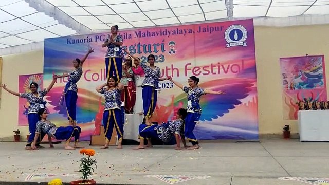 युवाओं के हुनर को मिला मंच - ‘केसरिया, दिल से रे, छैया-छैया जैसे गानों से समा बांधा