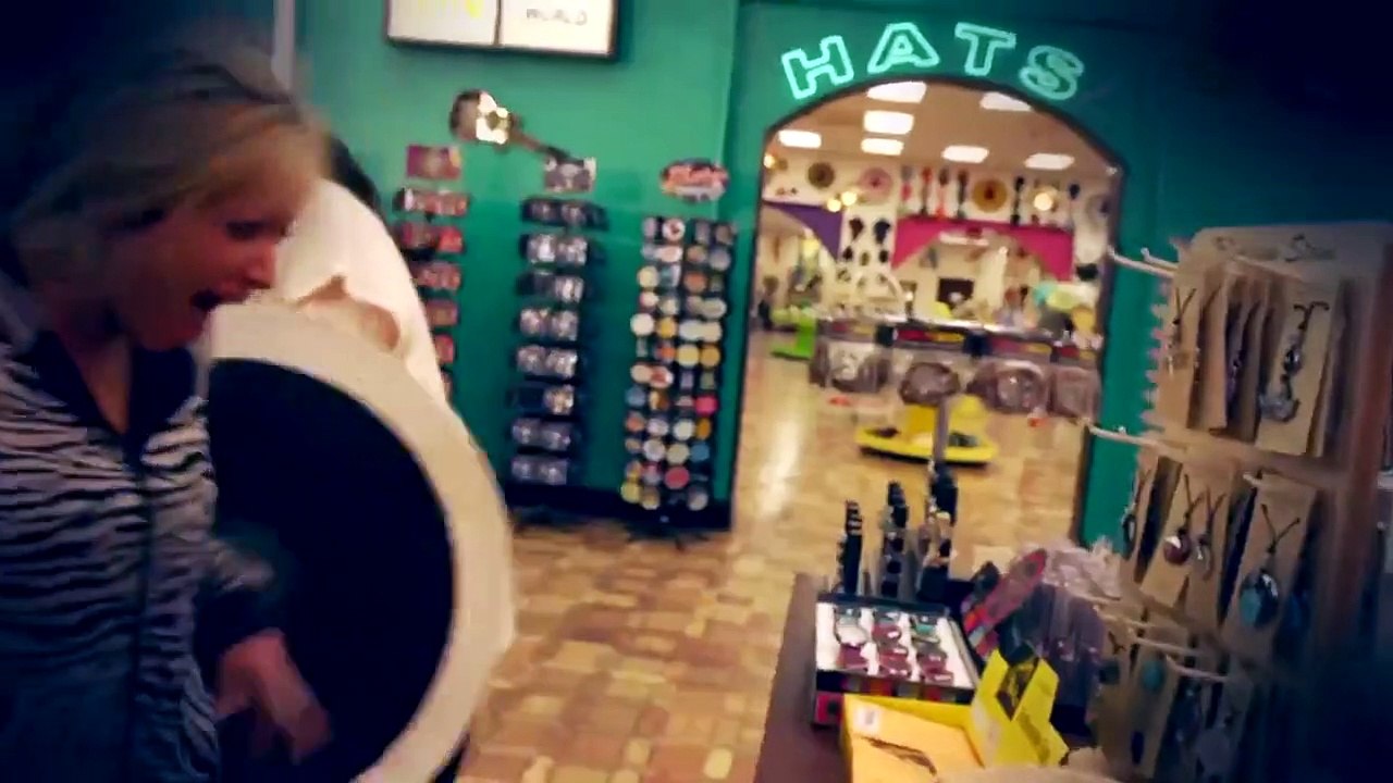 Return To Amish - Se6 - Ep01 - The Panic In Amish Park HD Watch