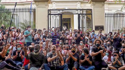 WHY GTA VICE CITY WAS SUCH GOOD GAME AND DESTROYED THE COMPETITION