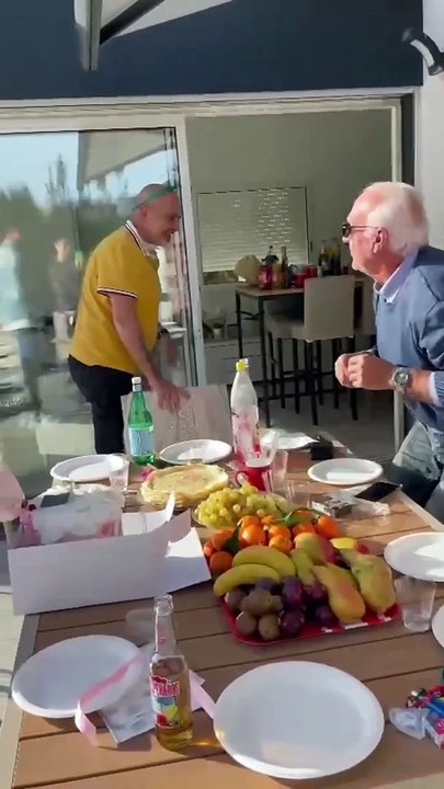 Pauline et Damien dévoilent comment ils ont annoncé la grossesse à leurs proches.