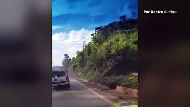 Câmera grava momento exato de acidente entre caminhão e ônibus no Anel Rodoviário de BH
