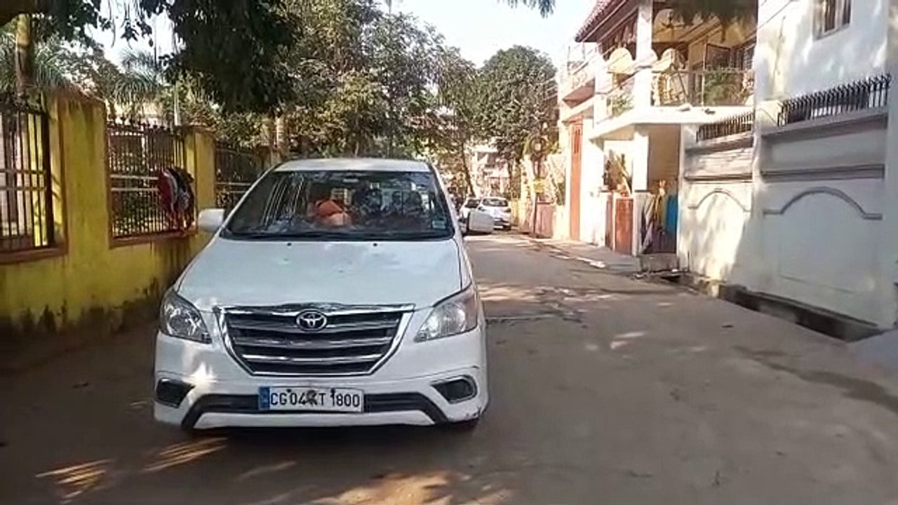 आईएएस, कारोबारियों व  नेताओं के ठिकानों पर छापे...