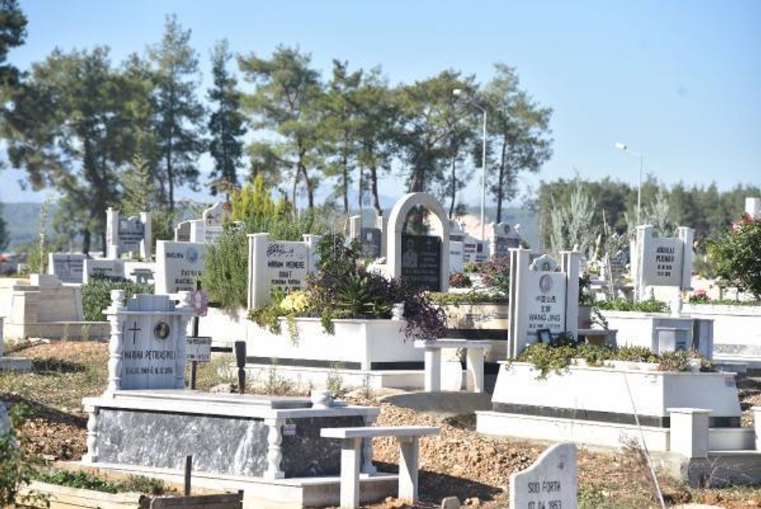 ANTALYA'DA YABANCILARIN 'AİLE MEZARLIĞI' İLGİSİ