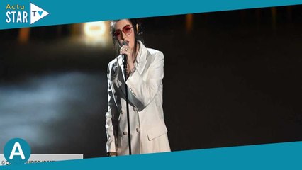 Hoshi harcelée sur la toile : la chanteuse fait part de son “enfer psychologique” et affiche ses hat