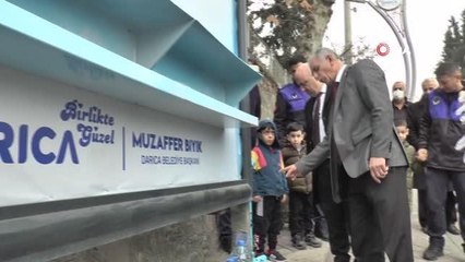 Bu reklam panoları onlara ait... Panolar hayvanlar için beslenme noktalarına dönüştürüldü