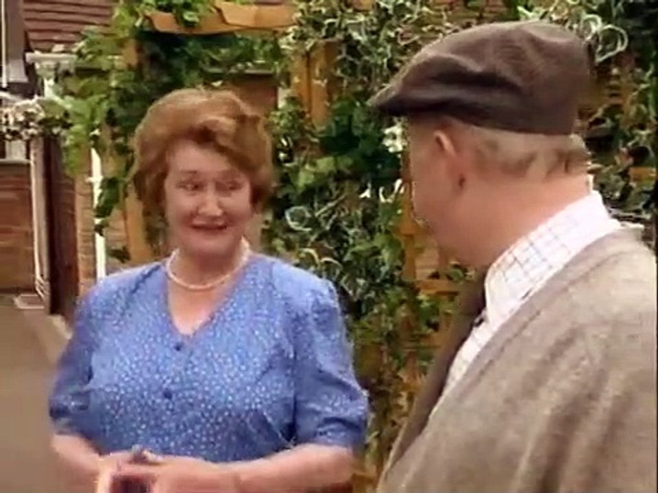 Keeping Up Appearances - Se5 - Ep05 HD Watch