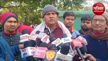 रेहड़ी पटरी दुकानदार ने बताया उन्हें ठगा गया है
