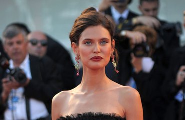 Bianca Balti paga gli alimenti a entrambi gli ex mariti