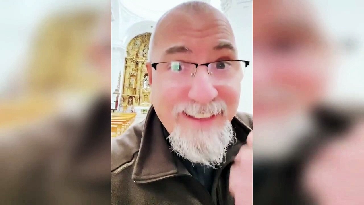 3 elementos simbólicos en los funerales católicos - P. Juan Molina