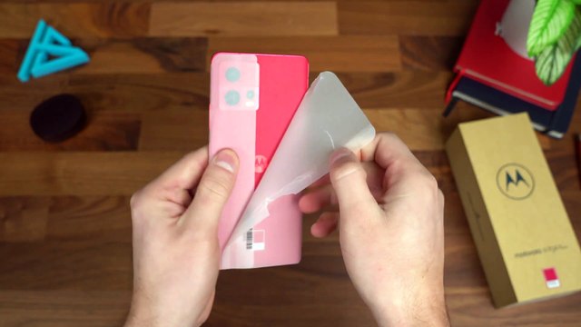 Motorola Edge 30 Fusion Unboxing Viva Magenta