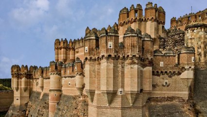 El imponente castillo medieval a poco más de una hora de Madrid que se alza sobre un yacimiento romano