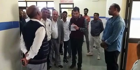 कलेक्टर ने चिखलाझोड़ी, उकवा, बिठली के स्वास्थ्य केन्द्रों का किया निरीक्षण