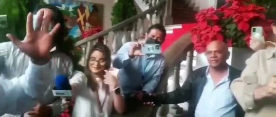 Apóstol Chago llega a Casa Presidencial  orar por el país