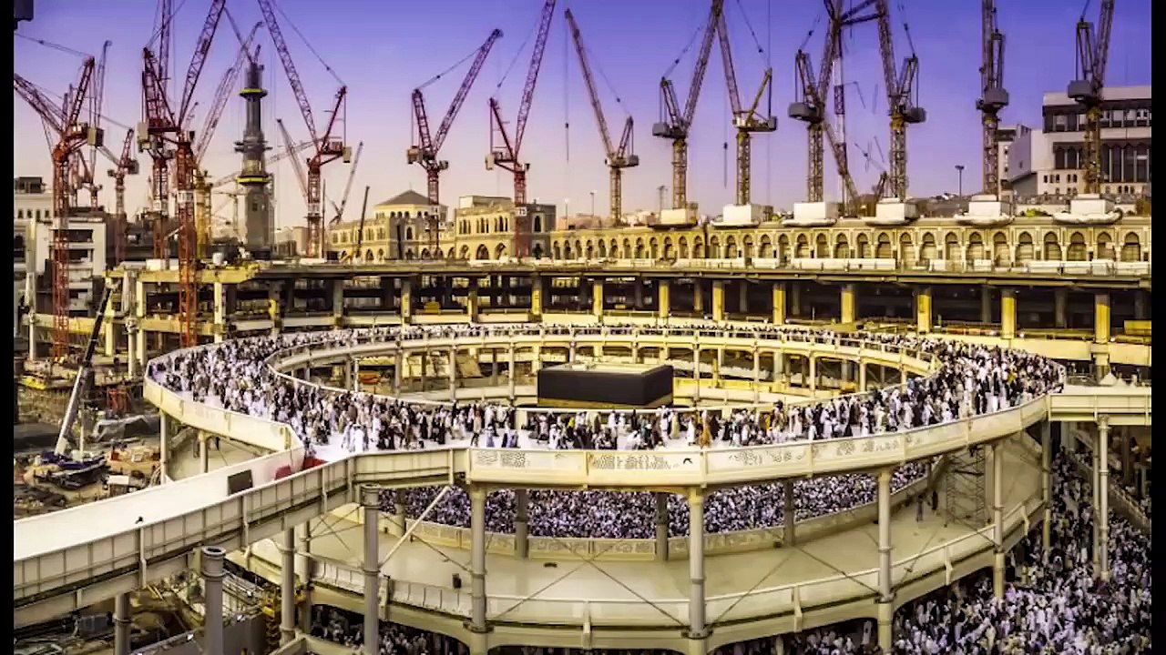 Bitullah Sharif Ky Opar Sy Jahaz Guzarny Ki Koshish - Miracles of kaaba - Plane over kaaba