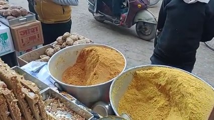 मकर संक्रांति पर बढ़ी भूरा की डिमांड,दही, चूड़ा और तिलकुट के साथ भूरा का भी हो रहा इस्तेमाल