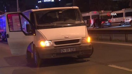 Maltepe'de otomobil minibüse arkadan çarptı: 4 yaralı