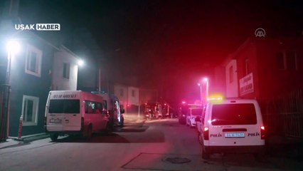 Uşak'ta geri dönüşüm fabrikasında çıkan yangında hasar oluştu
