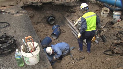 서울 홍제동 파열된 수도관 복구 마무리...300세대 한때 단수 / YTN