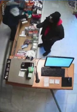 ŞİŞLİ'DE ECZACI ÇALIŞANININ HIRSIZLIĞINI GÜVENLİK KAMERASI ÇÖZDÜ