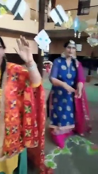 लोहड़ी पर्व का उल्लास छाया, पांरपरिक गीतों पर थिरके