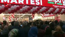 İstanbul’da market açılışında 'indirim' izdihamı