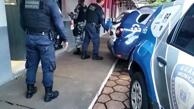 Homem acusado de bater na mulher é detido no bairro Santa Felicidade