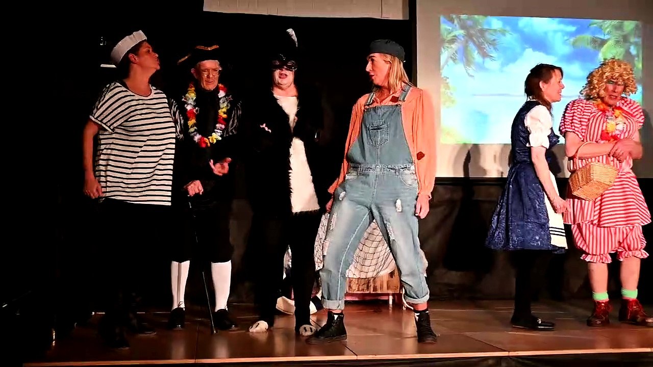 Byfleet Players' panto