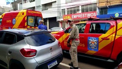 Descargar video: Mulher tem os dedos presos em cilindro e Bombeiros são mobilizados em restaurante