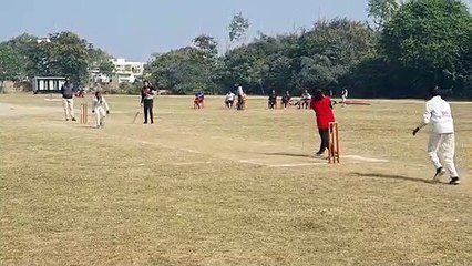 रोमांचक रहे क्रिकेट मैच, दर्शकों ने की खिलाडिय़ों की हौसलाफजाई ... देखें वीडियो