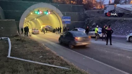 Ticari taksi ile otomobil çarpıştı: 3 yaralı
