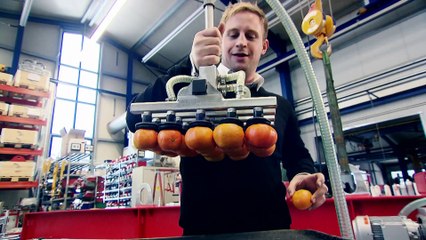 Mega Machine Lifts Tons - With Air