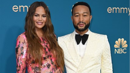 GALA VIDÉO – Chrissy Teigen maman : la compagne de John Legend a accouché de son troisième enfant