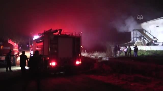 Ahşap hediyelik eşya ve mobilya üreten atölye yandı