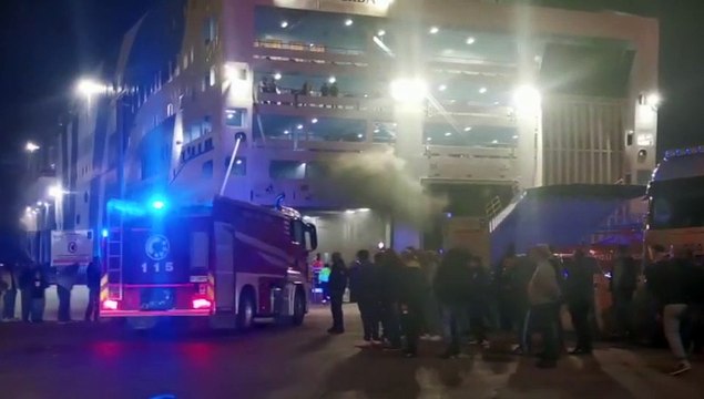 Paura a Palermo, auto a fuoco in una nave in partenza per Napoli
